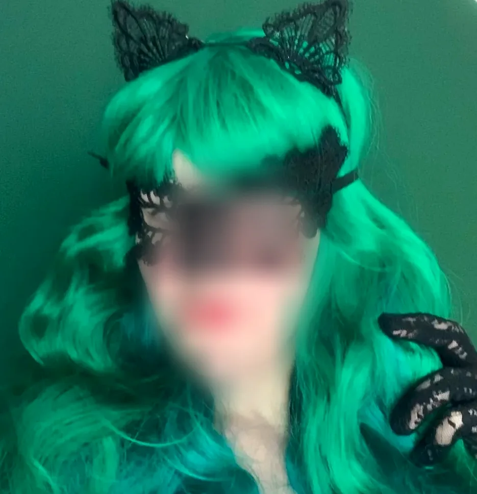Antonia, 24