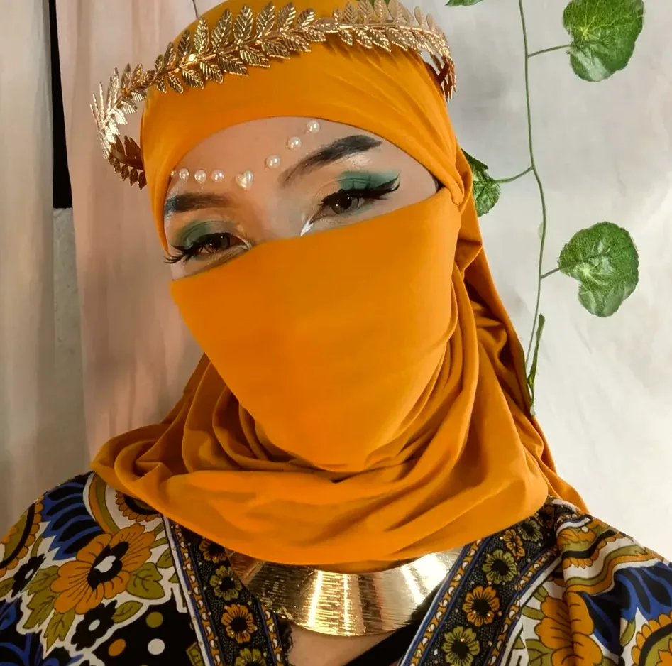 Carina, 28