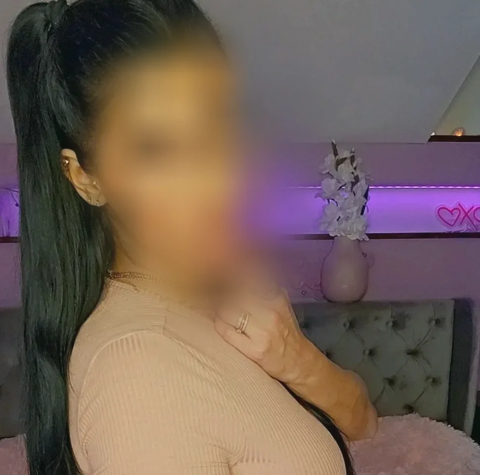 Lea, 33
