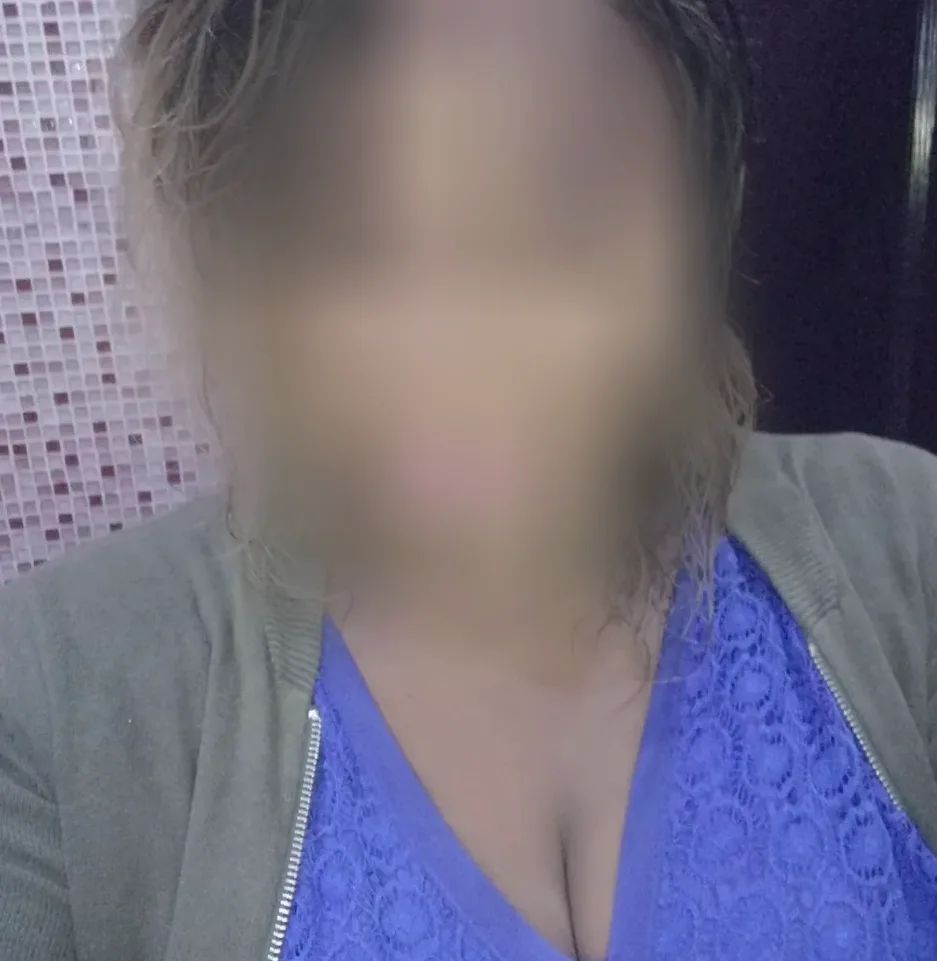 Lilly, 27