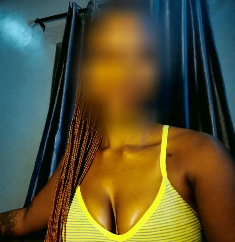 Neele, 37